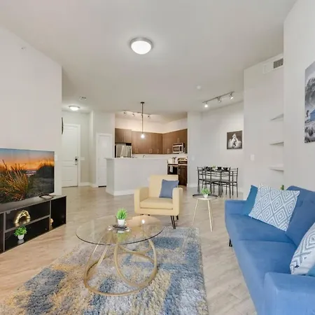 Nice 2Br I Pool I Gym I Free Parking I Workspace